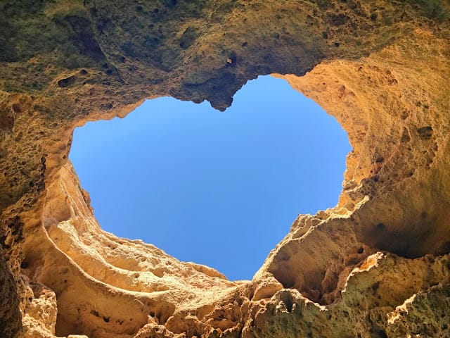 ReLife Global | Морская пещера Бенагил, Португалия