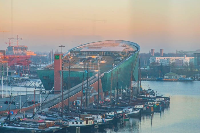 ReLife Global | 10 популярных памятников архитектуры, которые надо обязательно посетить в Амстердаме