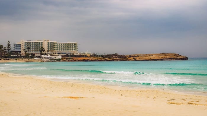 ReLife Global | 10 лучших семейных отелей на Кипре: где остановиться с детьми в 2024 году