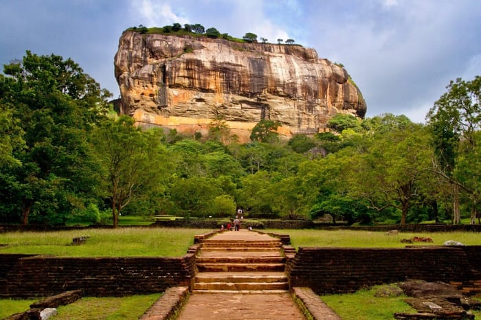 ReLife Global | 10 популярных достопримечательностей Шри-Ланки, что стоит посетить в 2024 году